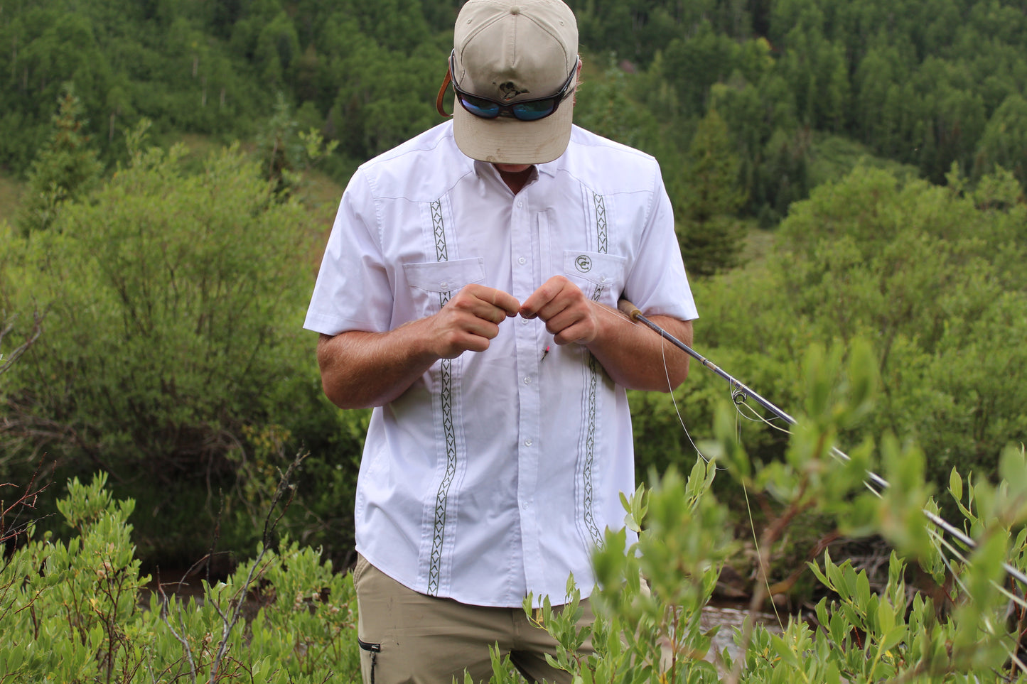 The Amigo Guayabera (White/Green)